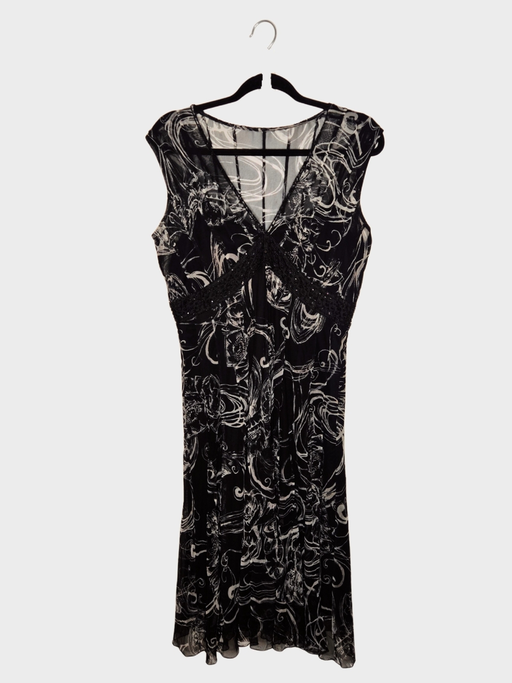 90s Floral Beaded Black & White V-Neck Dress!